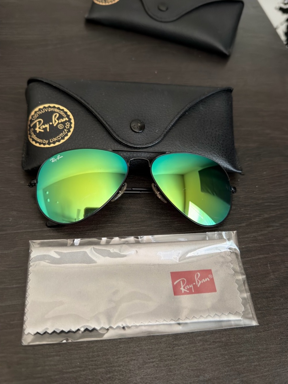 Ray-Ban Aviators Black Frame Sunglasses with Green Mirrored Lenses
